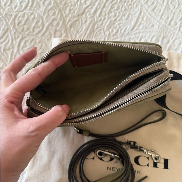 Coach Retail Quilted Double Zip Crossbody Wristlet Clutch - Picture 5 of 11